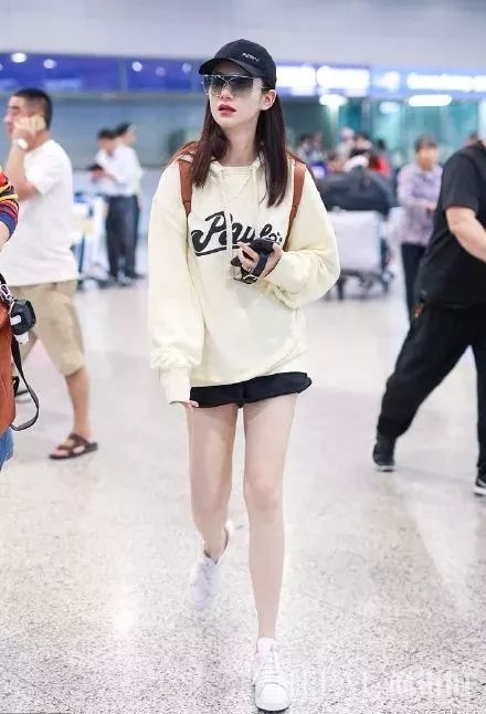你对时尚可能还没有戚薇女儿懂得多!?