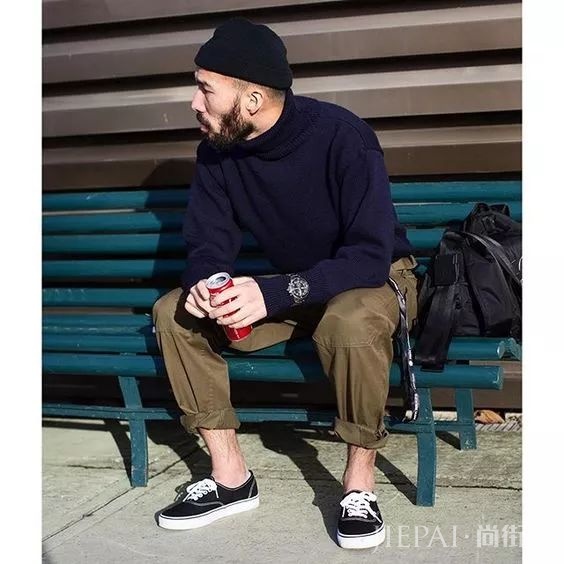 男生秋冬休闲装这样搭 让你做个清新气质的型男
