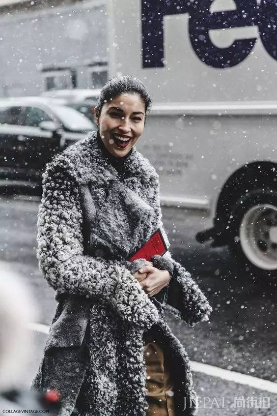 长大衣穿腻了?这几款短外套才真正御寒保暖又时髦显瘦!