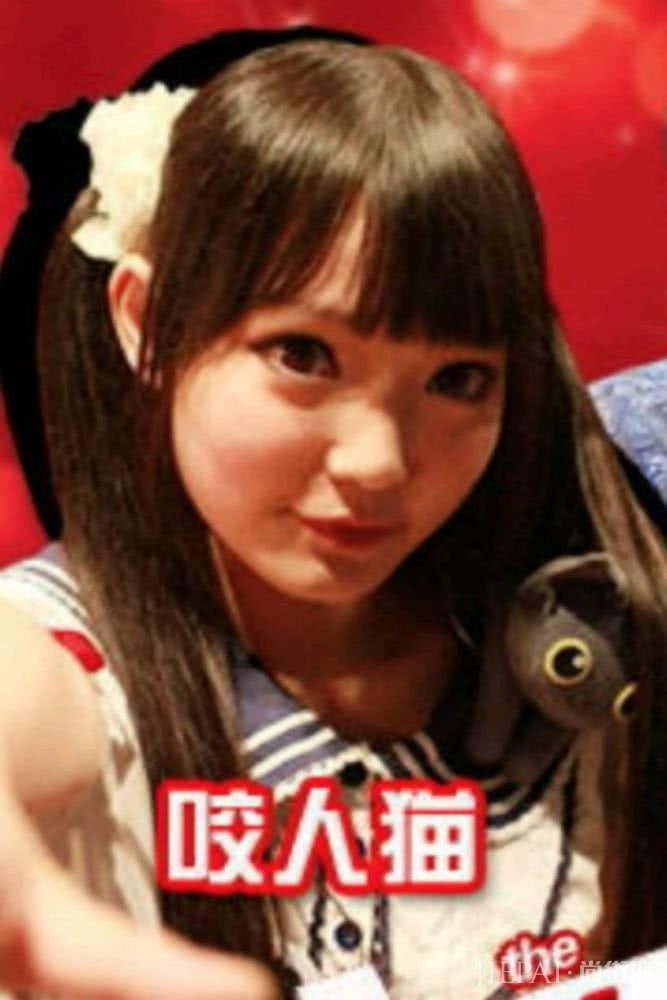 B站爆火的第一舞姬关掉美颜后竟似200斤肥宅