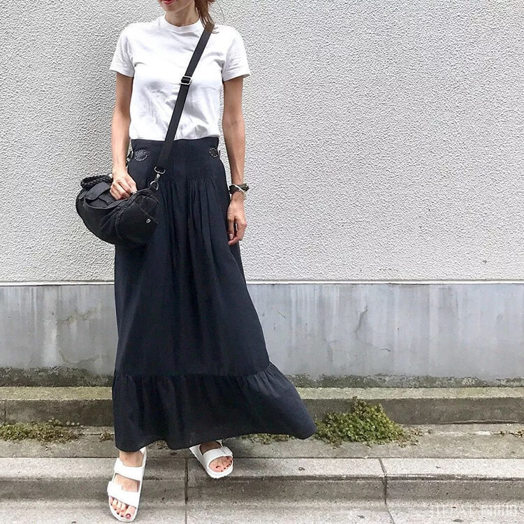 灵活运用简约白上衣的日式穿搭，时尚女孩都这么做！