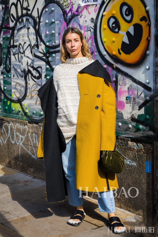 2018秋冬最In搭配:长款外套+平底鞋!