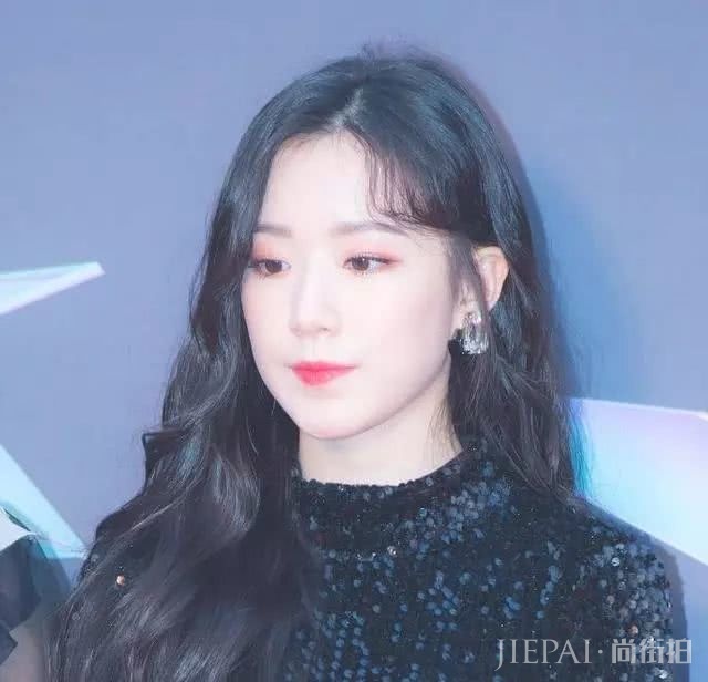 这个在韩务工的中国女IDOL不化妆也这么美 难怪是门面担当