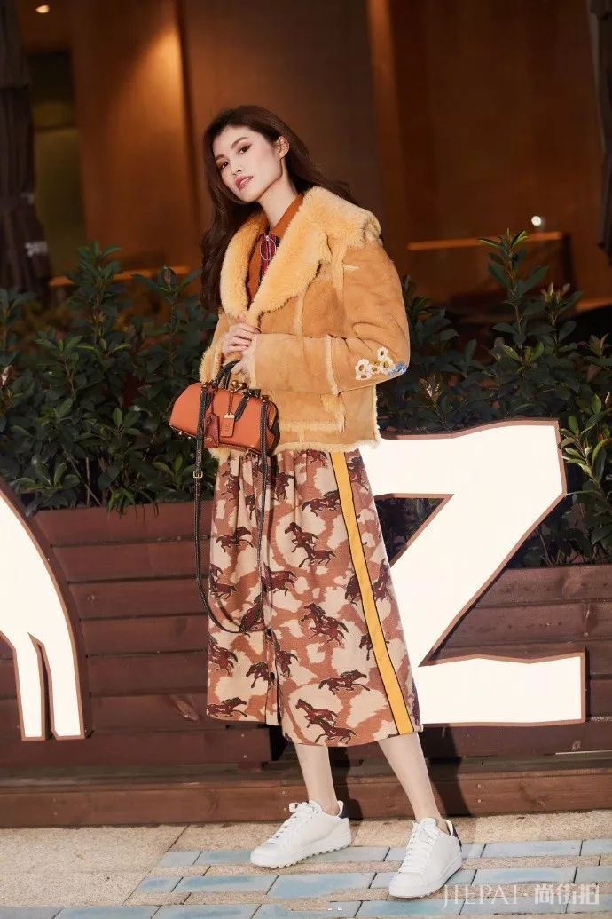 今年冬天，衣服穿得越厚越时髦！！！