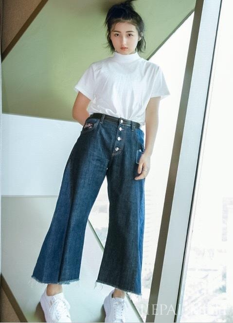 张子枫亮相活动,穿衬衫高跟鞋秒变“精致少女”,重新美回来啦