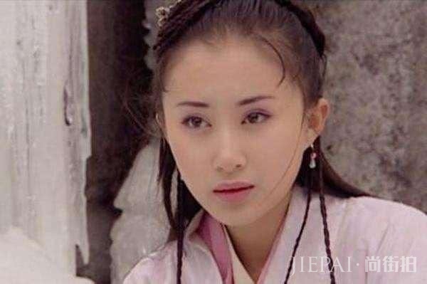舒畅剪摩卡波波头穿衣品味上升,连续出3部女主角作品