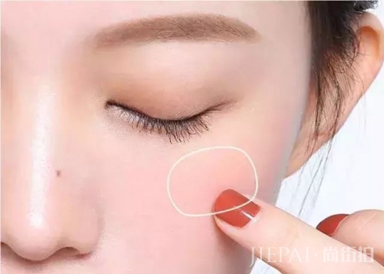 8个化妆小技巧 让你路人脸变女神