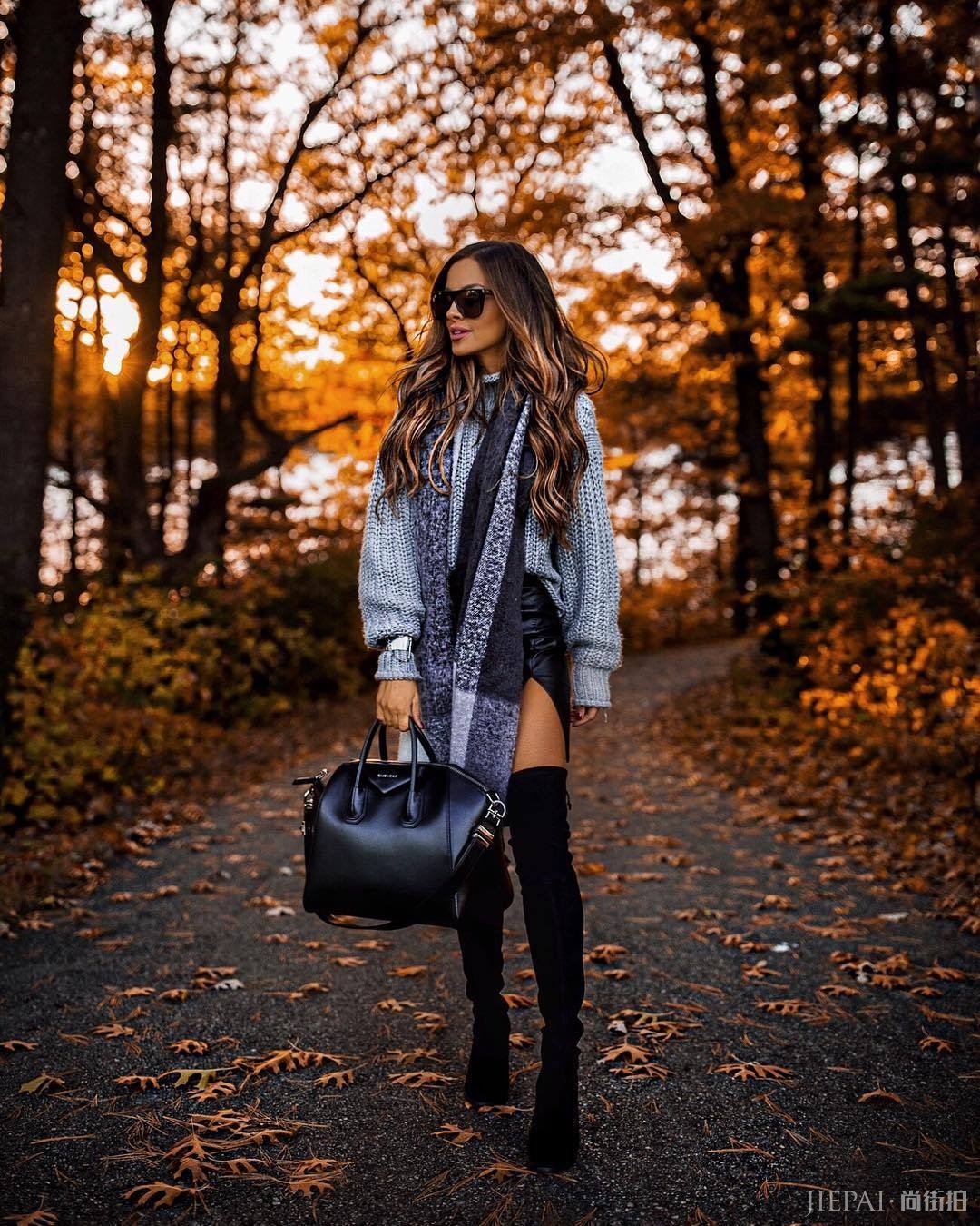 ins高级冷淡风大衣，这样穿很酷