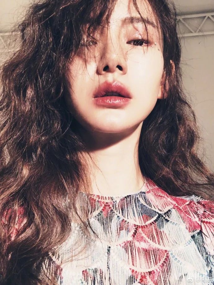 你对时尚可能还没有戚薇女儿懂得多!?