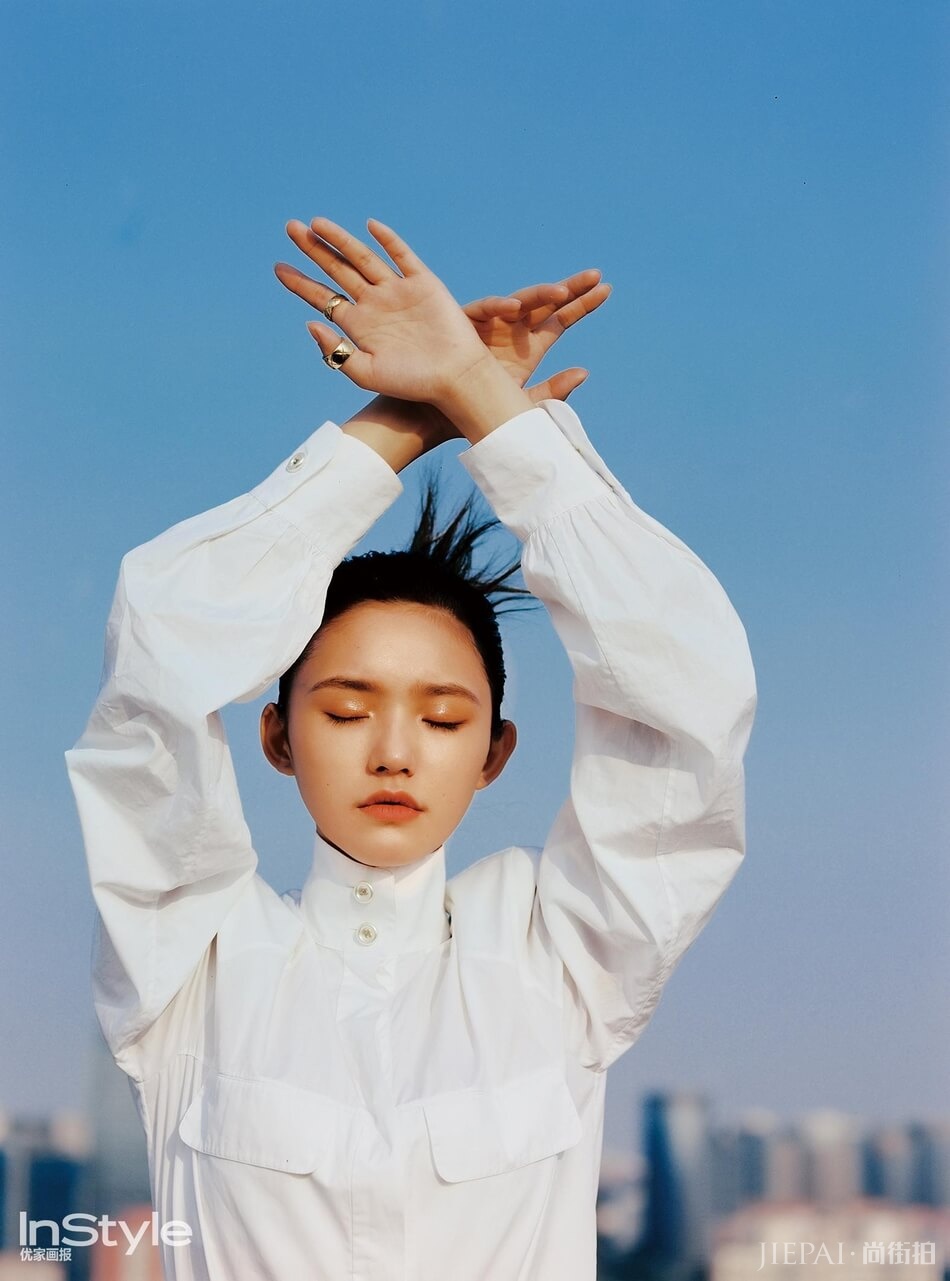 林允封面大片曝光 尽显少女灵动清新