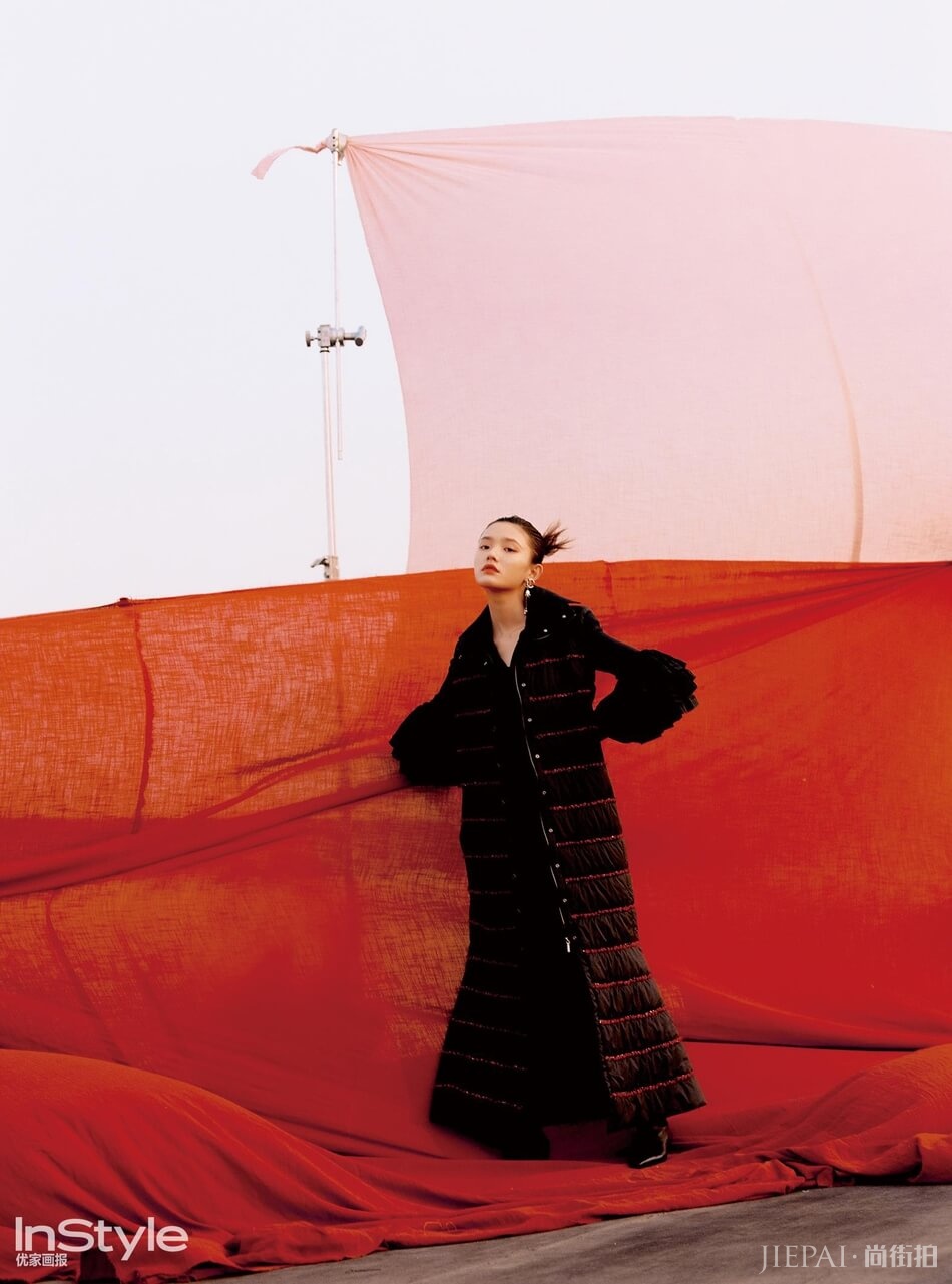 林允封面大片曝光 尽显少女灵动清新