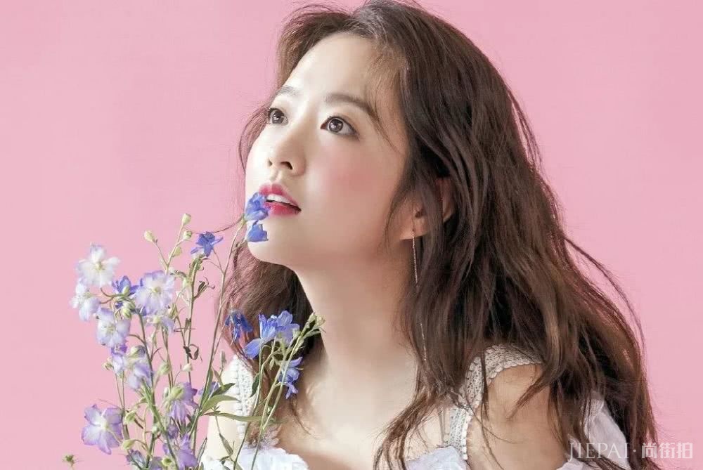 朴宝英红唇少了少女感?经典无辜妆是时候亮出来了