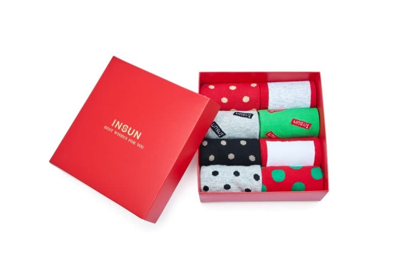 叮咚!请查收INSUN恩裳圣诞礼盒 打造俏皮活力的节日造型