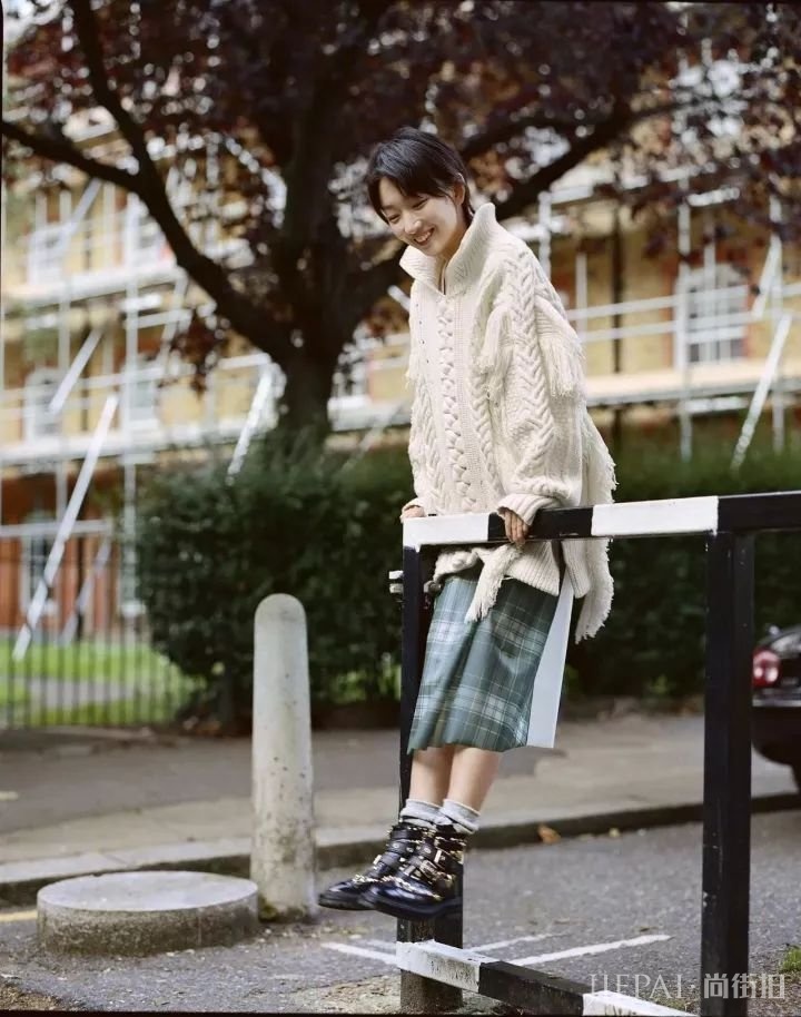 有了时尚温暖的毛衣，冬天也能任性穿裙子！