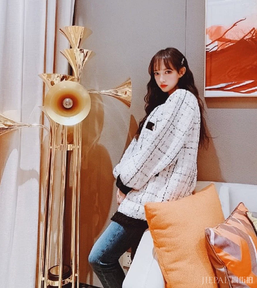 程潇晒美照,娃娃脸精致又可爱,盛世美颜大概就是这样的吧!