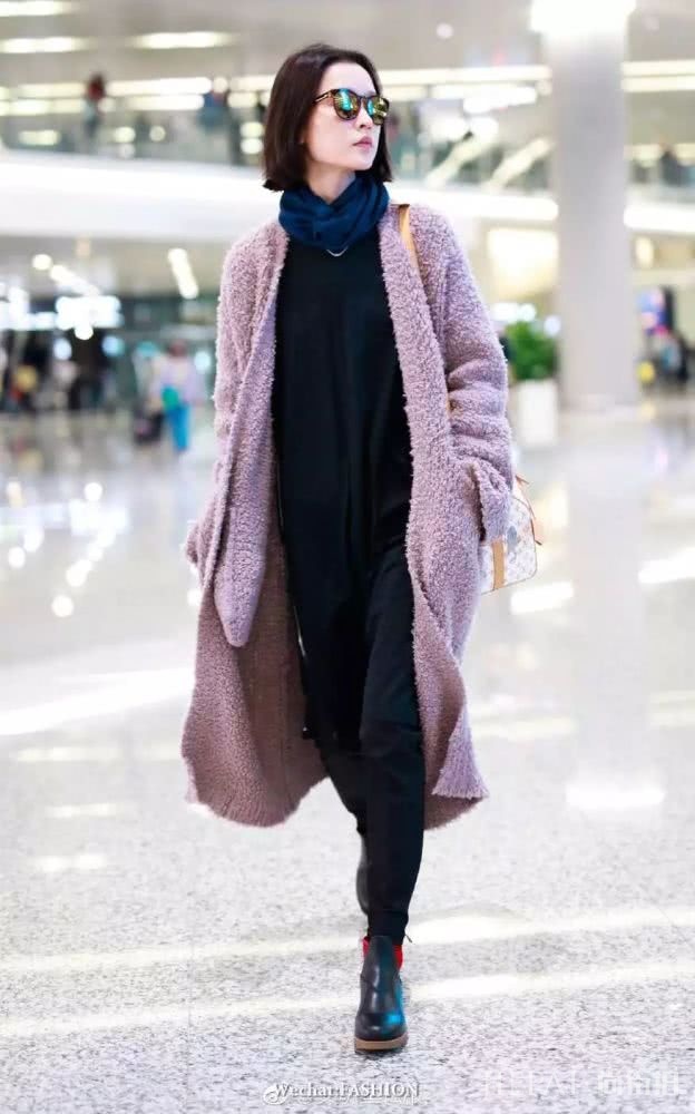 这几条围巾也太惊喜了 承包了今冬的时髦感