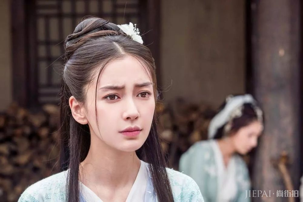 故宫口红上演宫斗戏，但你知道古代美人画唇有多认真吗？