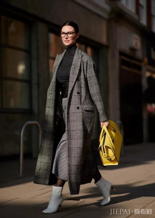 穿格纹大衣显得老气?学习这5种搭配,让你立马时尚UP