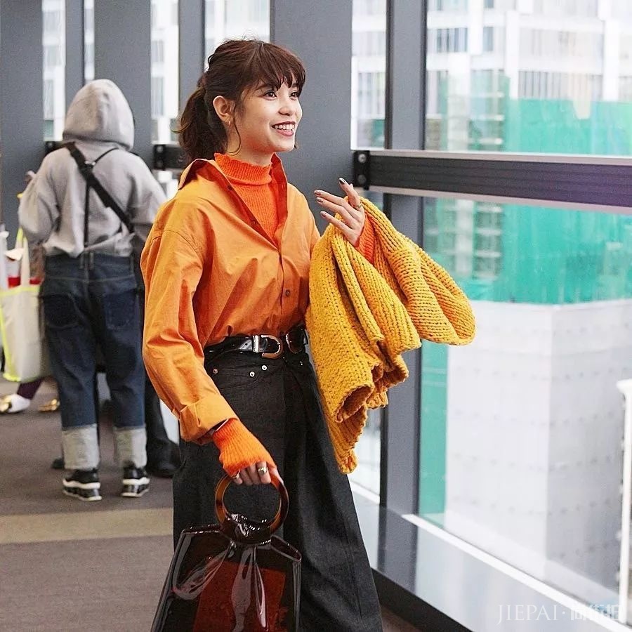 2018最火的柿子色,黄皮这样穿就完了!