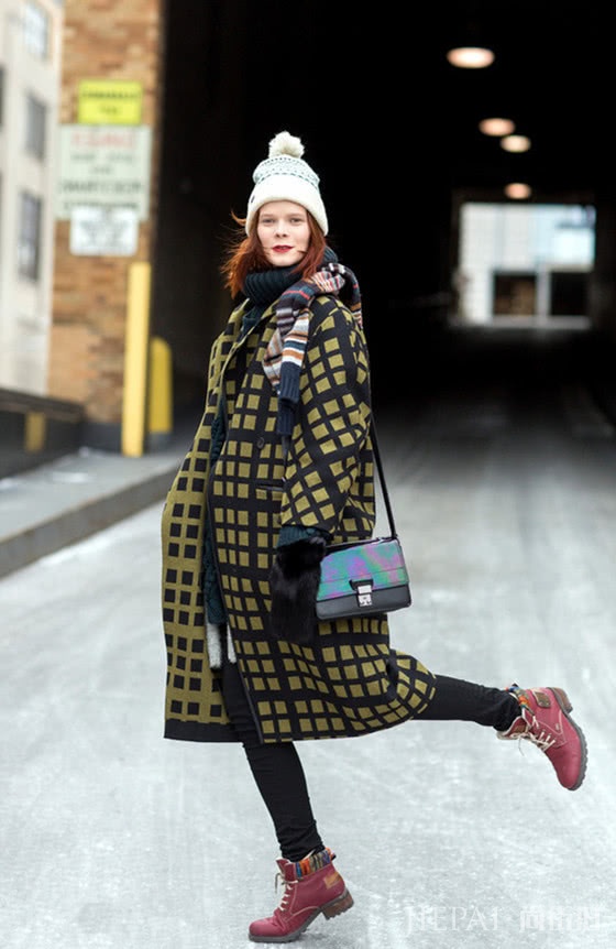 复古潮范的格纹大衣,带你回味经典