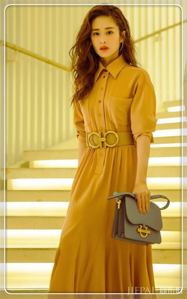 颖儿一头黄卷发性感炸天!