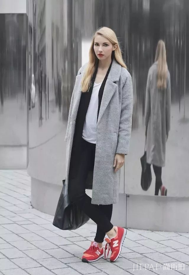 还在用短靴搭配大衣?这双万能鞋好搭又舒服!