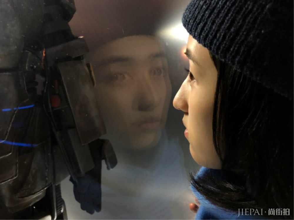 张子枫生活照曝光,摇身一变灵动鬼马的漫威女孩,太会穿衣了