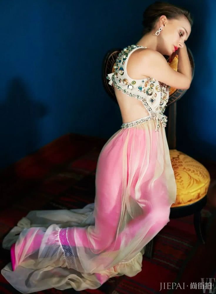 演了25年戏,Natalie Portman依如初见般惊艳