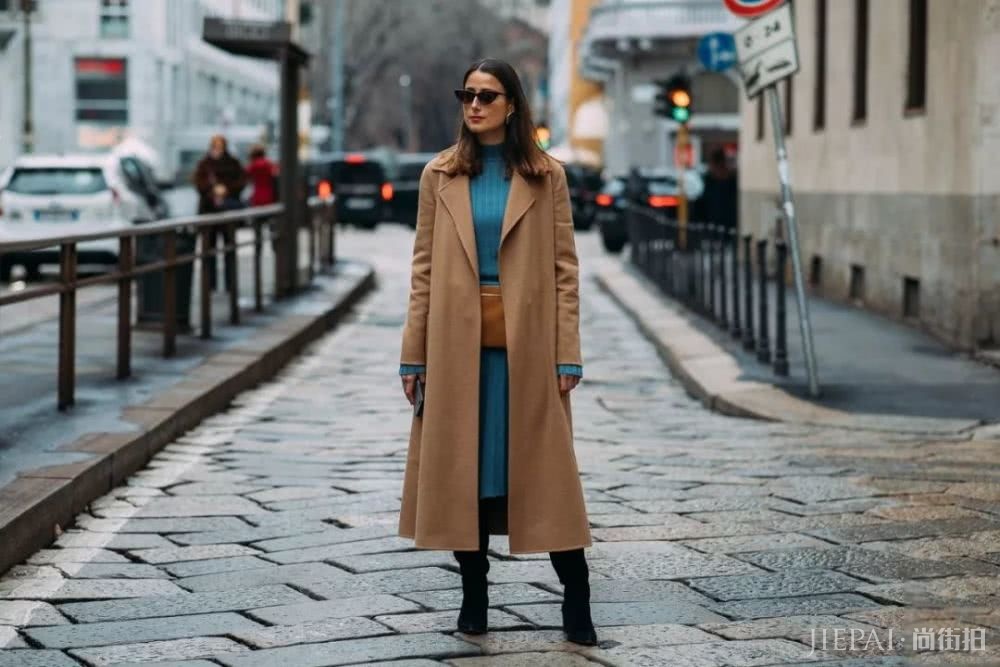 欧美街拍 时尚潮人都钟情驼色大衣