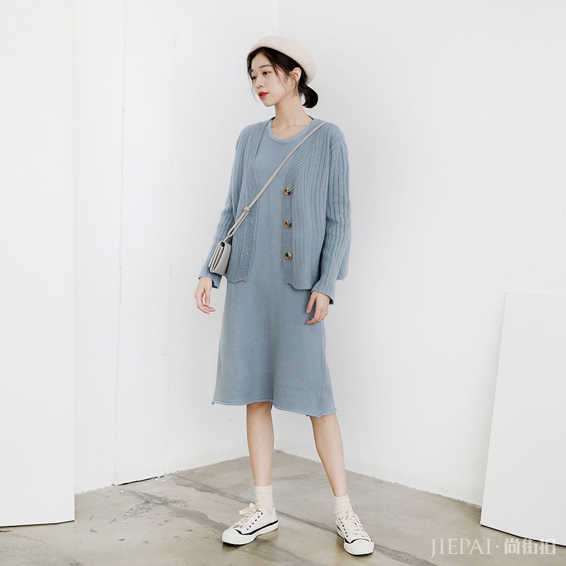 女神套装复古时髦,简单大方的款式