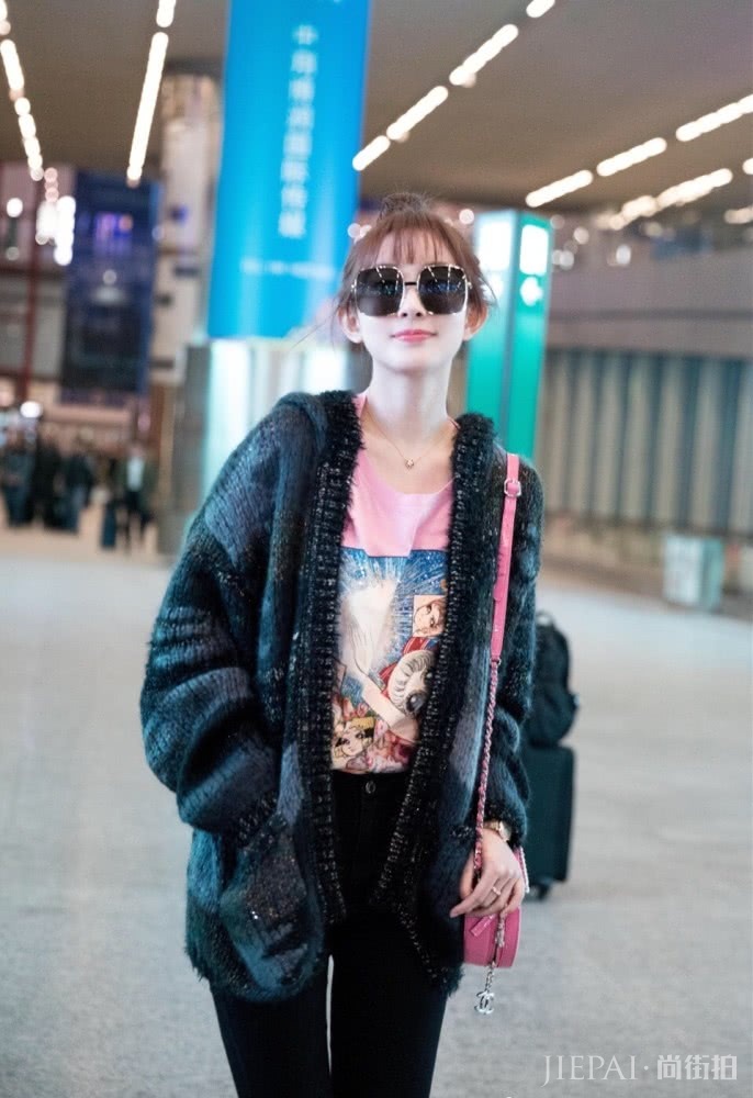 孟子义《将夜》里扮叶红鱼美丽动人,换现代装更显清纯俏皮