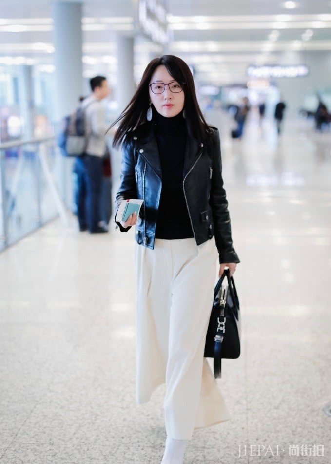 杨钰莹阔腿裤小短靴身高穿出了175的气场