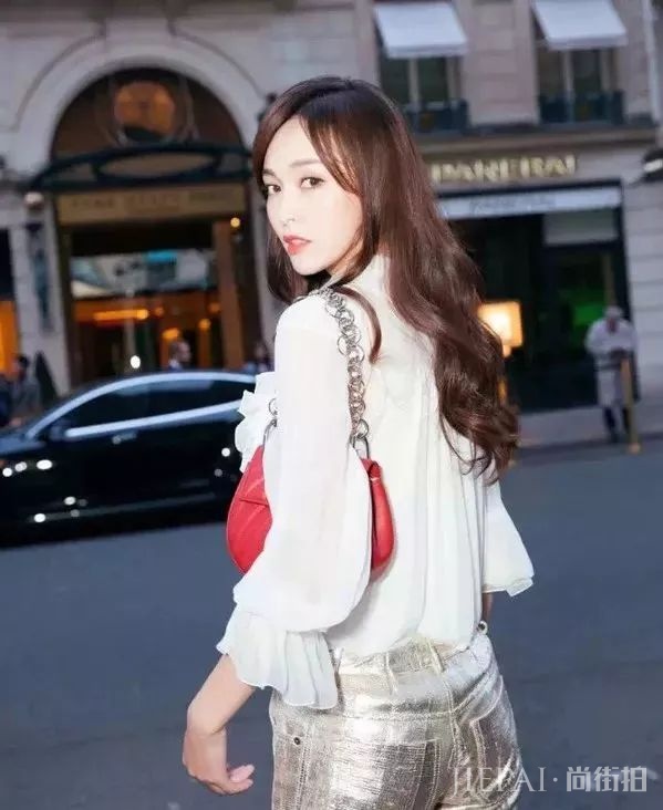 半个娱乐圈都在卷的爆火“仙女烫”发型，谁换谁美