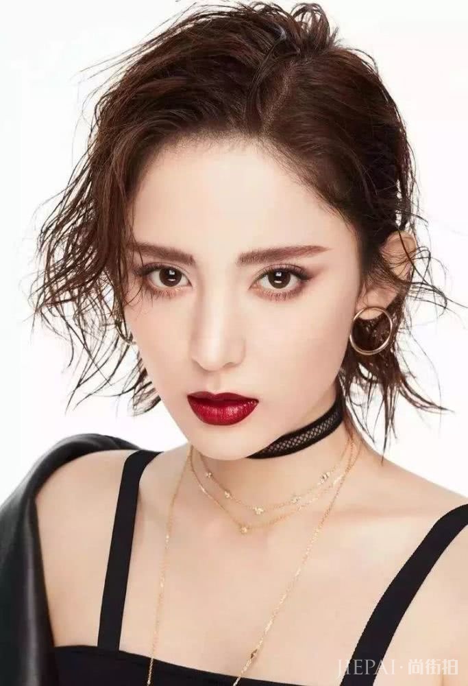 完美节日妆容靠的不是粉底,而是它