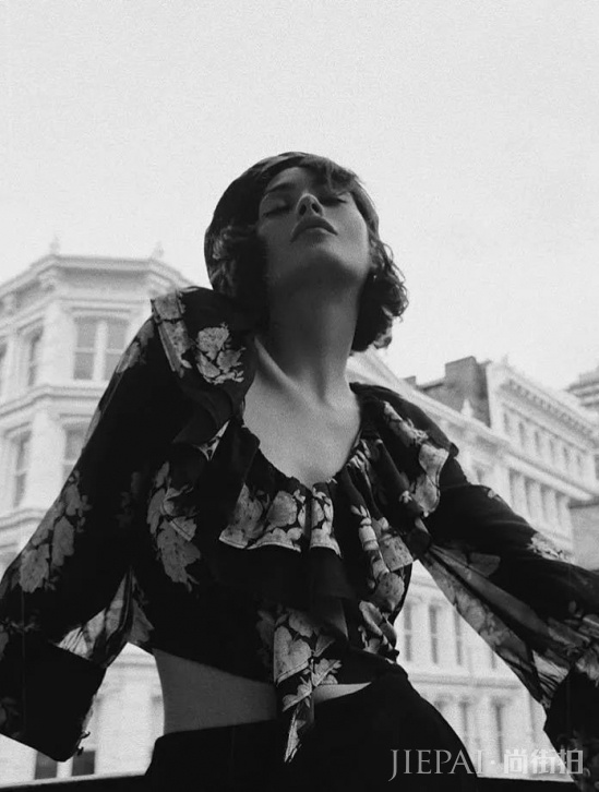 2018秋冬流行什么女生发型 今年冬天不是只有辛芷蕾头