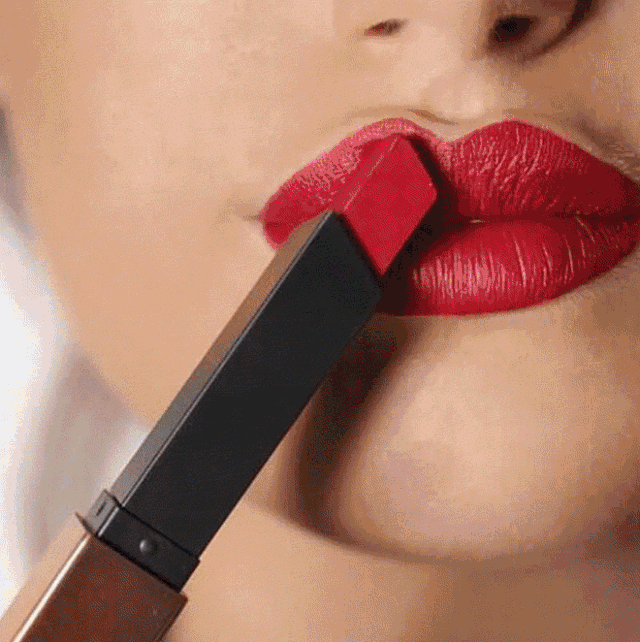 能穿高定“吸烟装”的口红,一看就知不简单