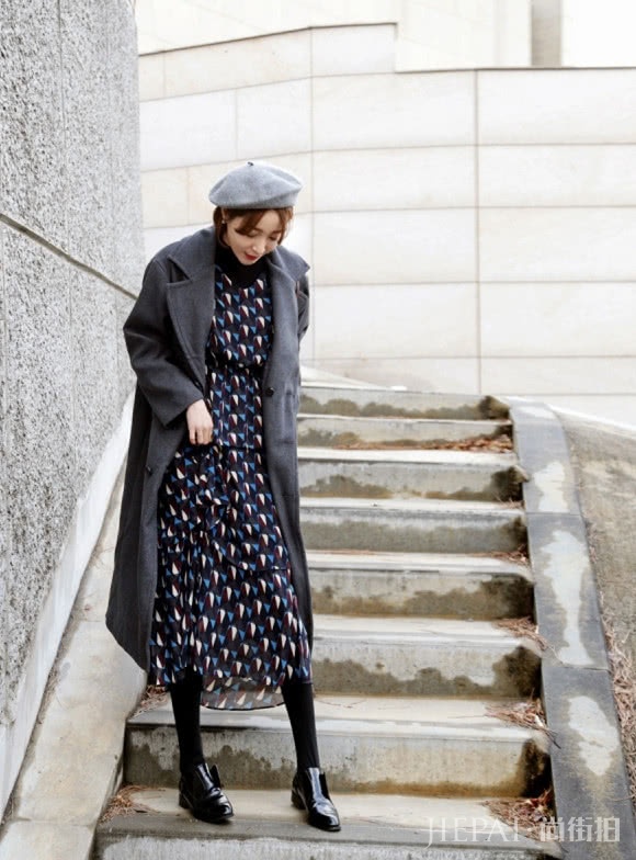 灰色大衣不会穿?这几款搭配look给你全新视觉美感