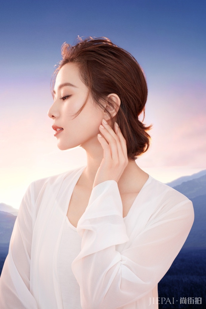 刘诗诗穿牛仔装走机场被吐槽“太土了”,看完我想静静!