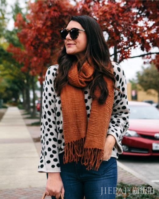 五大三粗、体重超过130斤的宝妈，居然仅靠围巾就挤身Ins时尚博主？