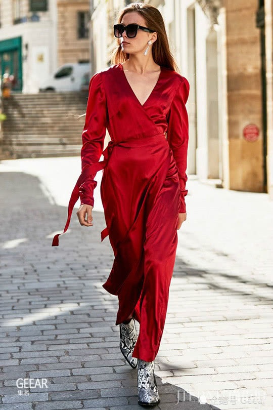 法式风格街拍带给你满满穿搭灵感 这样穿才叫优雅