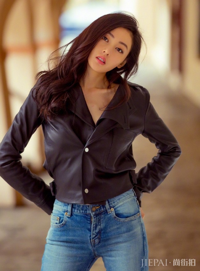 张天爱“牙签腿”变成了“水管腿”,男人却更喜欢!