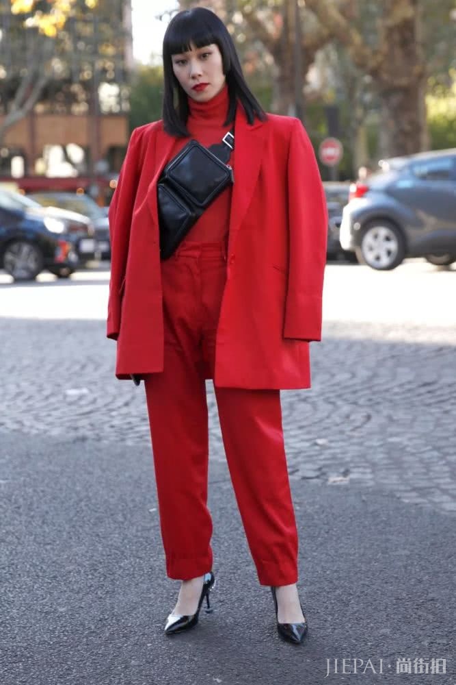 欧美街拍 新年穿红色既能喜庆又很时髦