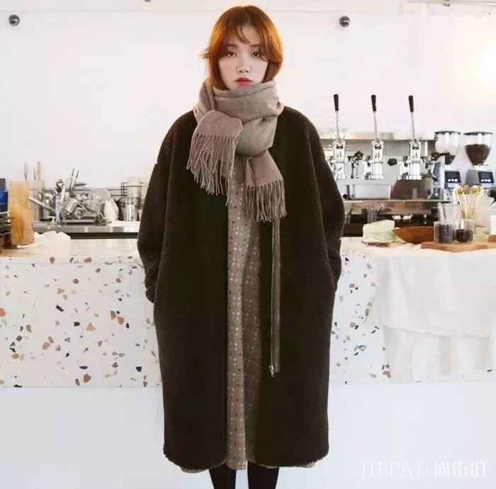 2种围巾变出4种搭法!冬天围巾这么系,真的很好看!