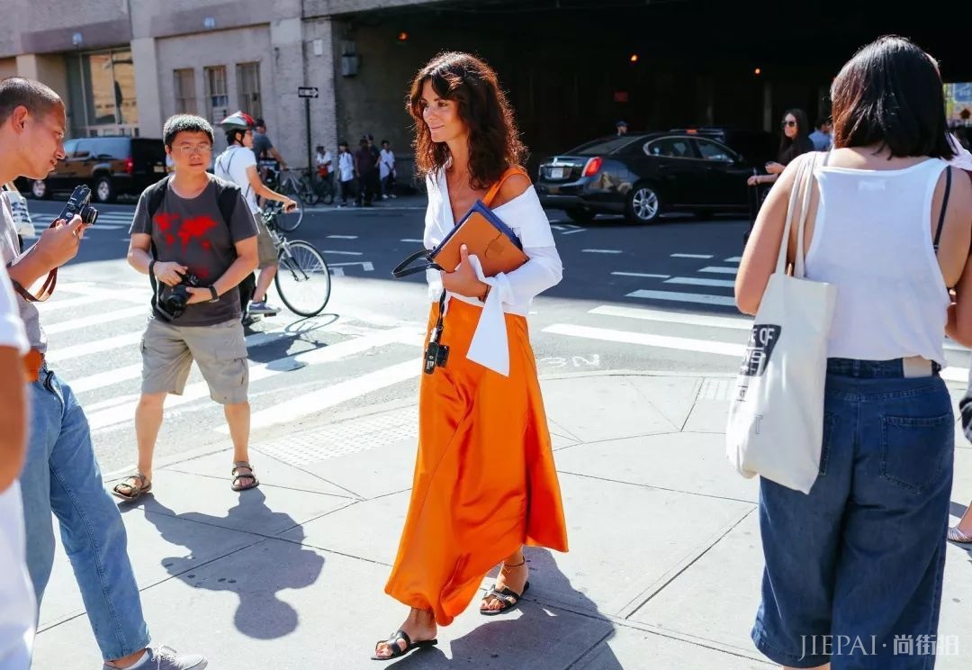 英国女王最爱的颜色,要不你穿起来试试?