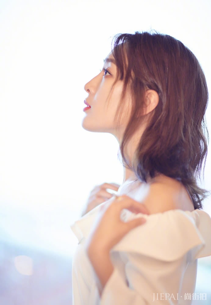 剪对发型的马苏更有魅力了,这次的短发减龄又高级