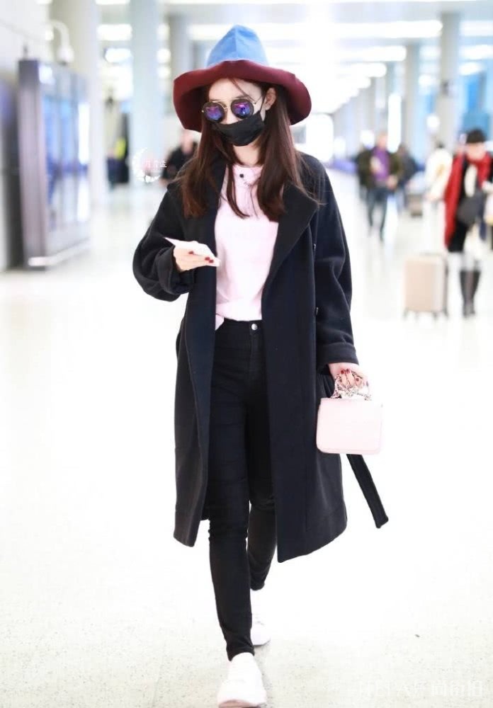 孟子义《将夜》里扮叶红鱼美丽动人,换现代装更显清纯俏皮