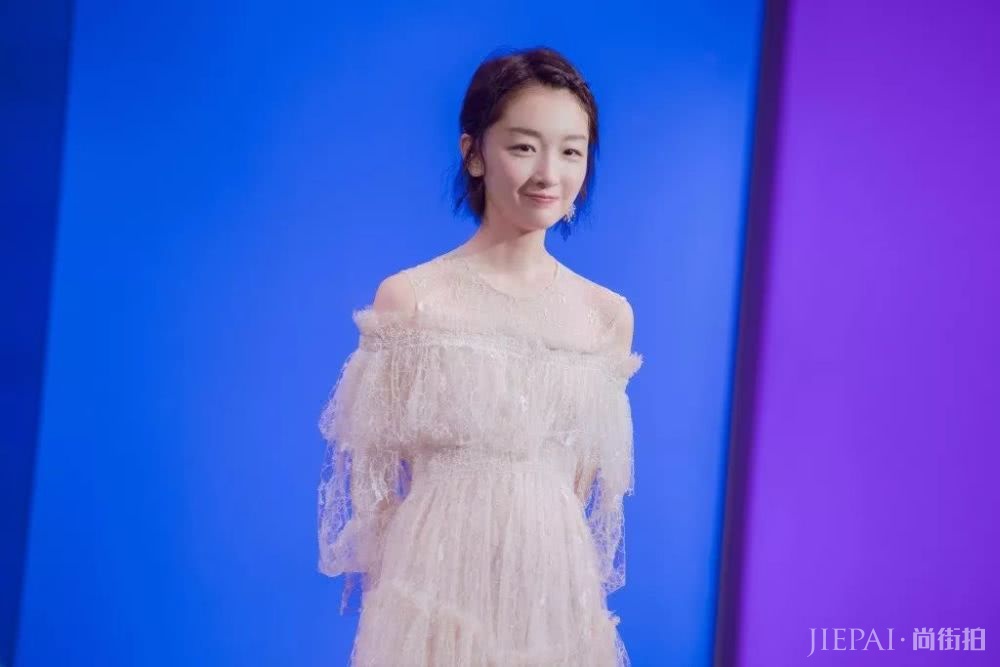 如何成为年会Queen，让同事沦落为背景板