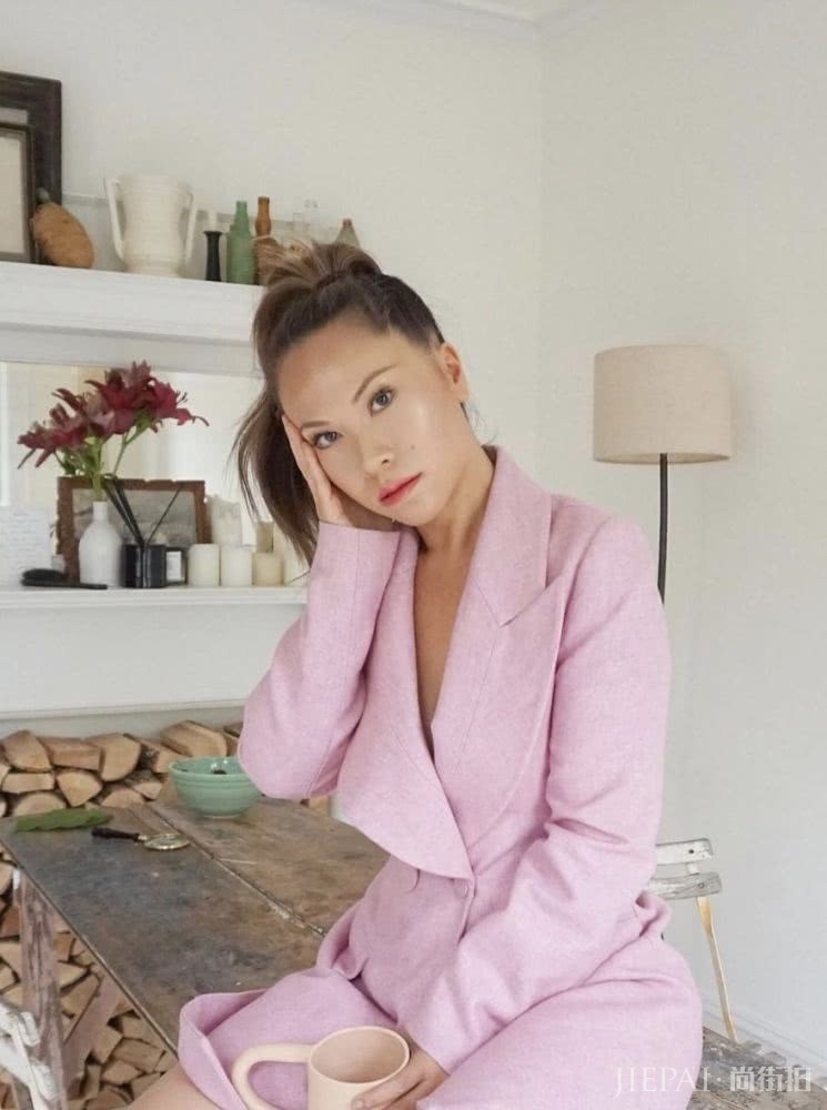 6个最火的拍照姿势，不修图也有大长腿！