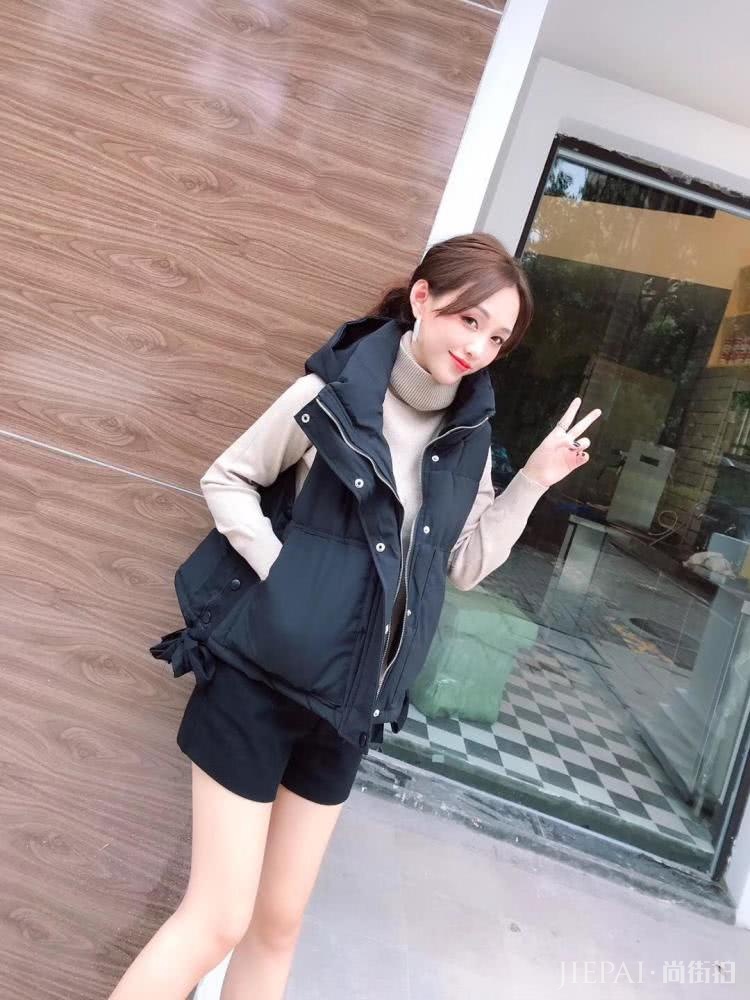 这件羽绒服想低调都很难!秋冬衣服颜值担当,要多美有多美