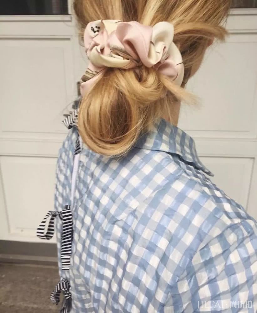 时尚圈太膨胀了吧 小时候1块钱的发圈现在卖到1000 凭什么